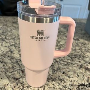 Baby pink 40 oz Stanley